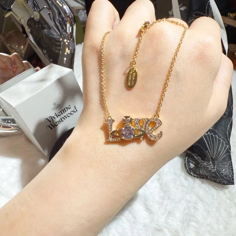 Vivienne Westwood Necklace  love/g-3