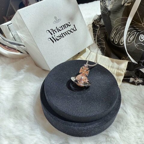 Vivienne Westwood 3D necklace VW  bright 3d/rg