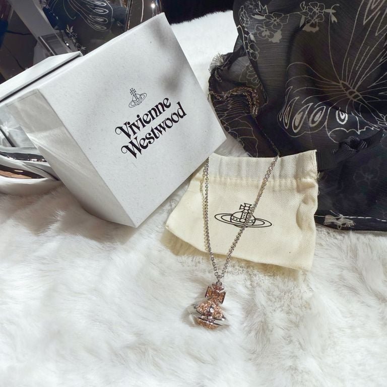 Vivienne Westwood 3D necklace VW  bright 3d/rg-1