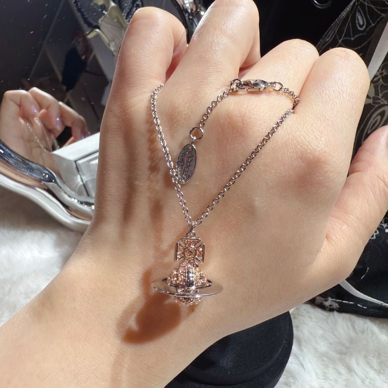 Vivienne Westwood 3D necklace VW  bright 3d/rg-2