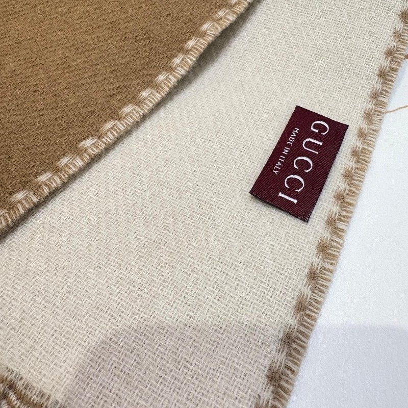 *SHIHNA名牌精品* GUCCI Interlocking GG 羊毛和羊絨圍巾-1