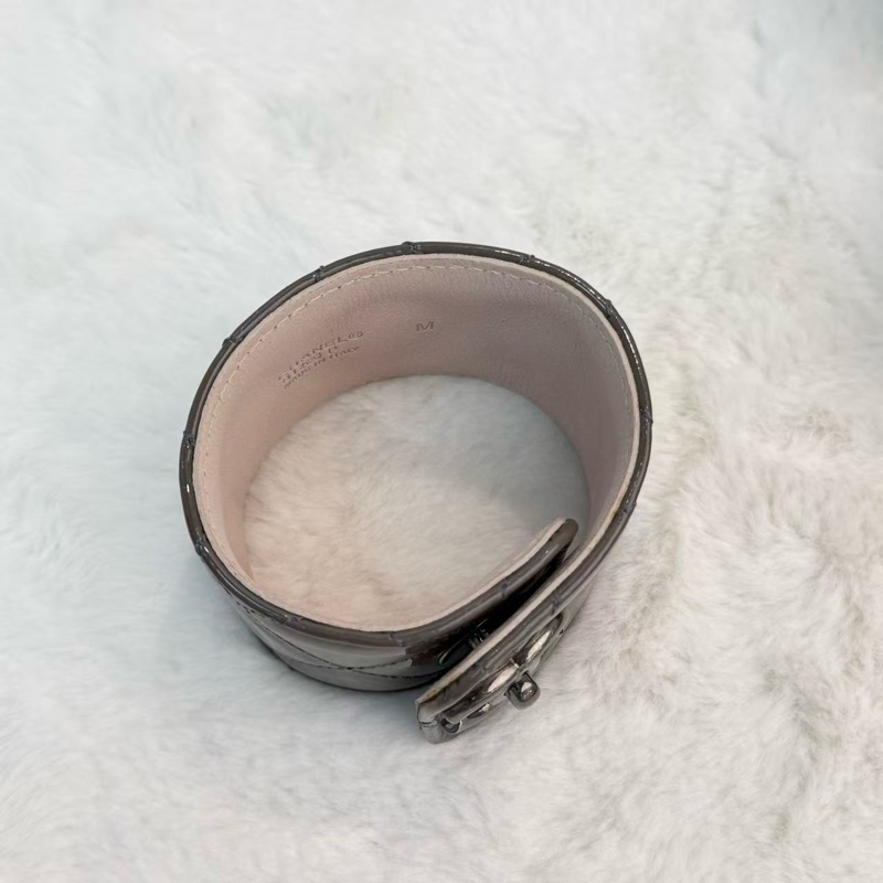 Chanel 寬款漆皮手扼-6