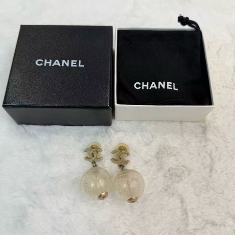 Chanel 金色波波球耳環