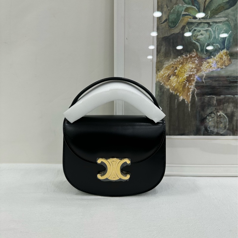 CELINE賽琳 Triomphe 凱旋門標誌可調式可拆式肩帶 閃亮小牛皮 肩斜背手提包 迷你 女款 黑色 全新 長15.5cm 寬5cm 高12cm-1