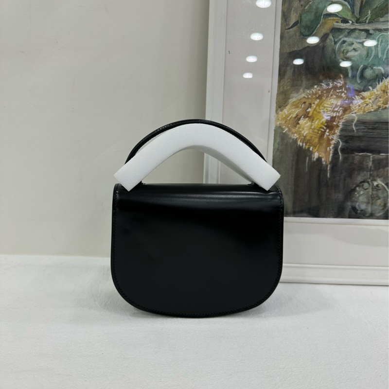 CELINE賽琳 Triomphe 凱旋門標誌可調式可拆式肩帶 閃亮小牛皮 肩斜背手提包 迷你 女款 黑色 全新 長15.5cm 寬5cm 高12cm-2