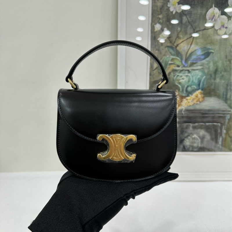 CELINE賽琳 Triomphe 凱旋門標誌可調式可拆式肩帶 閃亮小牛皮 肩斜背手提包 迷你 女款 黑色 全新 長15.5cm 寬5cm 高12cm-7