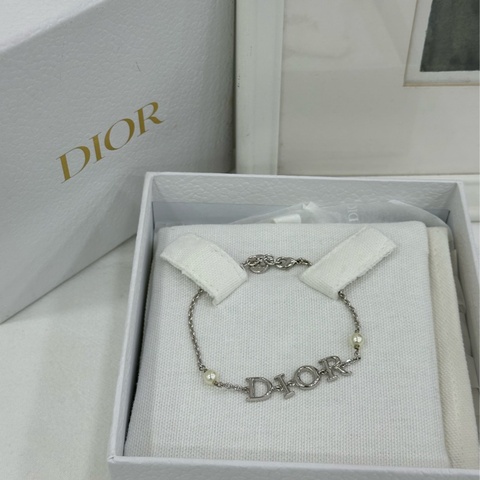 Dior 經典字母珍珠手鍊 單戴疊戴好好看 閒置