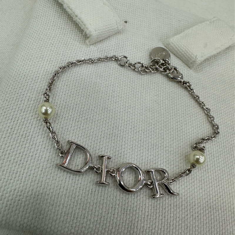 Dior 經典字母珍珠手鍊 單戴疊戴好好看 閒置-3