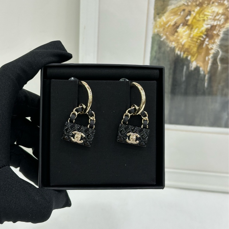 Chanel 香奈兒23C 耳環幾千塊,巨好看的包包耳飾~專櫃都難買到的一款!全新-2