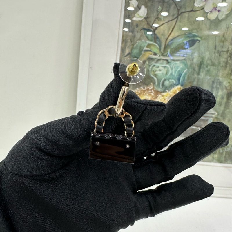 Chanel 香奈兒23C 耳環幾千塊,巨好看的包包耳飾~專櫃都難買到的一款!全新-6