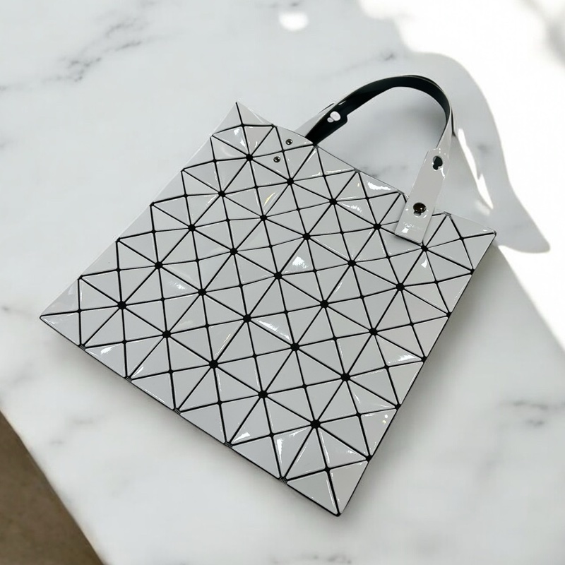 莉亞精品♡ 三宅一生 6X6 白色 #9新美包-0