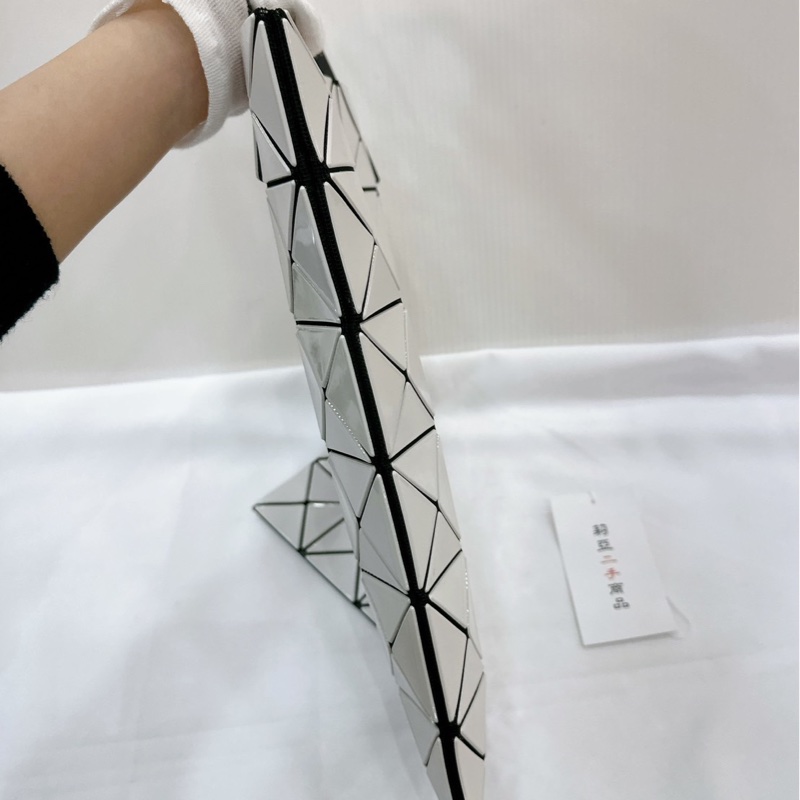 莉亞精品♡ 三宅一生 6X6 白色 #9新美包-5