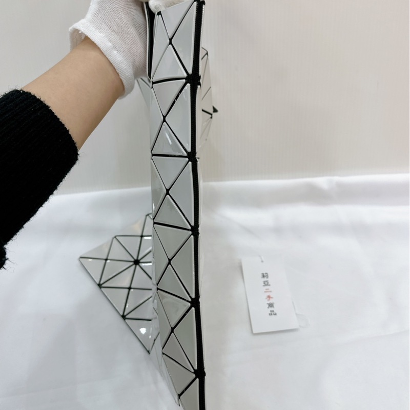 莉亞精品♡ 三宅一生 6X6 白色 #9新美包-7