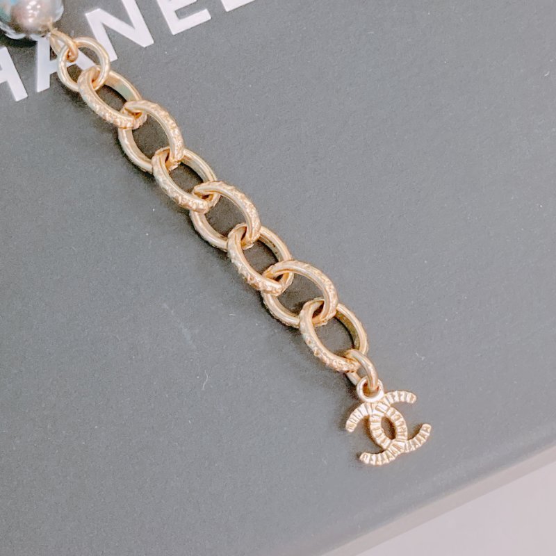 MS0384 Chanel 香奈兒 剪花 鏤空 吊飾 黑白 珍珠 手鏈 Cutwork Logo Charm Bracelet Two-tone Pearl x GHW-6