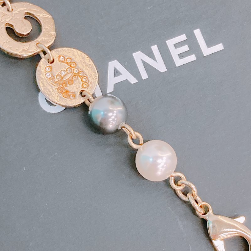 MS0384 Chanel 香奈兒 剪花 鏤空 吊飾 黑白 珍珠 手鏈 Cutwork Logo Charm Bracelet Two-tone Pearl x GHW-7