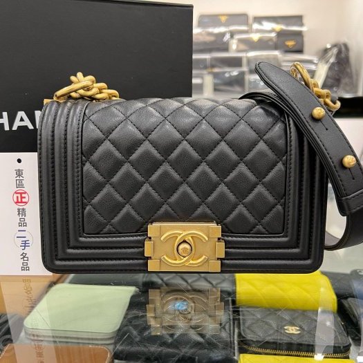 ㊣東區正精品㊣CHANEL BOY 20cm A67085 香奈兒黑色羊皮霧金釦式翻蓋男孩包斜背包 RZ6001-0