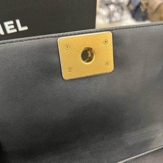 ㊣東區正精品㊣CHANEL BOY 20cm A67085 香奈兒黑色羊皮霧金釦式翻蓋男孩包斜背包 RZ6001-2