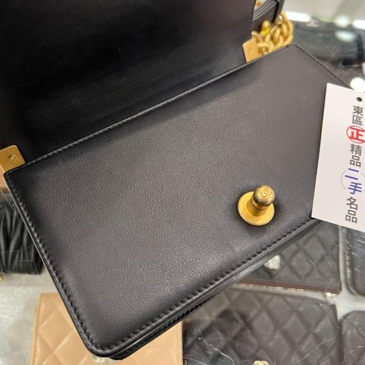 ㊣東區正精品㊣CHANEL BOY 20cm A67085 香奈兒黑色羊皮霧金釦式翻蓋男孩包斜背包 RZ6001-4