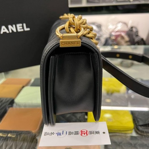 ㊣東區正精品㊣CHANEL BOY 20cm A67085 香奈兒黑色羊皮霧金釦式翻蓋男孩包斜背包 RZ6001-6