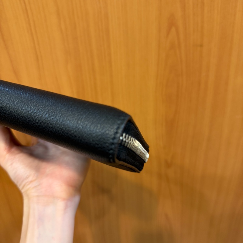 LV 黑牛皮銀釦Comete L拉長夾M60147-9