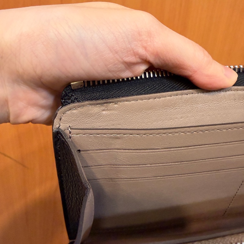 LV 黑牛皮銀釦Comete L拉長夾M60147-11