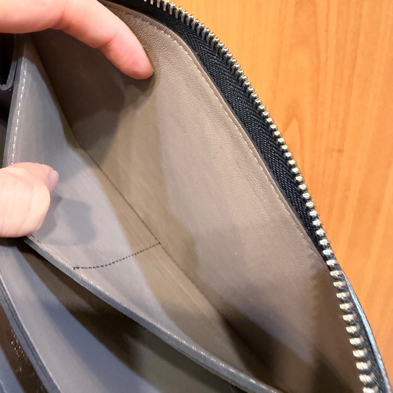 LV 黑牛皮銀釦Comete L拉長夾M60147-13