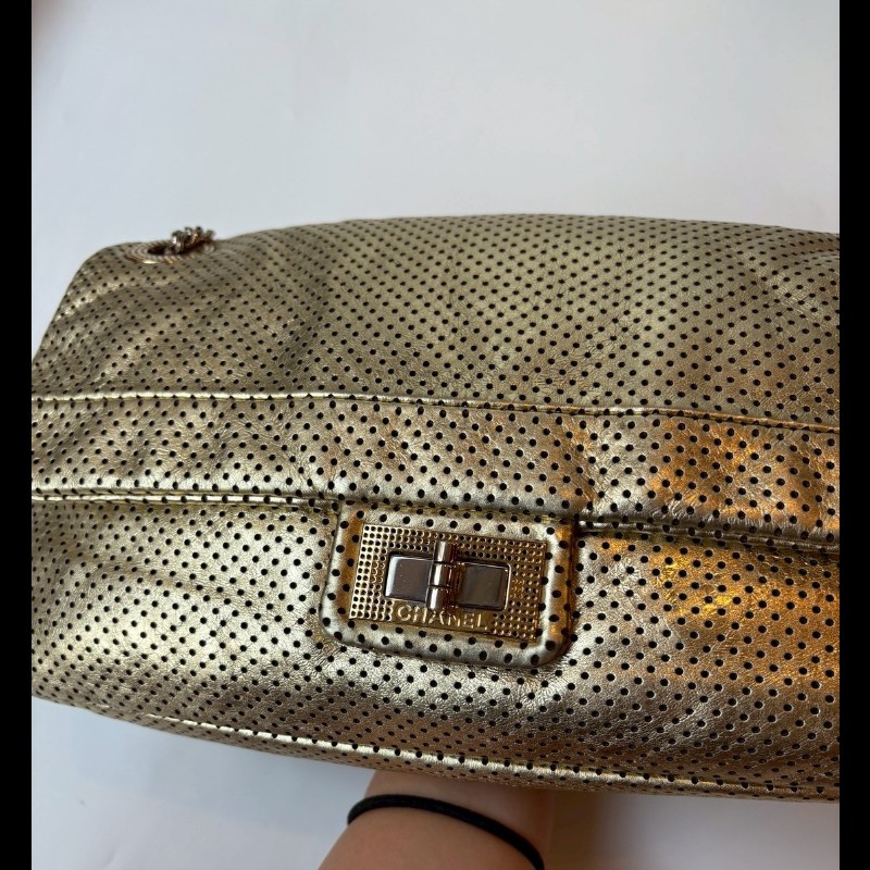 Chanel 銀鍊金色洞洞皮革方釦口蓋包 2.55-2