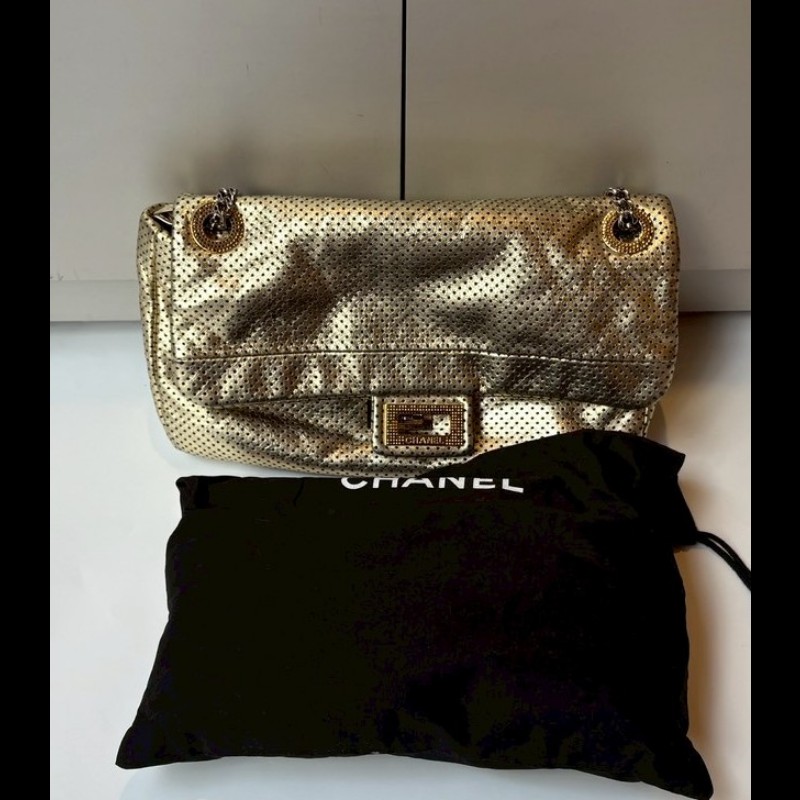 Chanel 銀鍊金色洞洞皮革方釦口蓋包 2.55-3