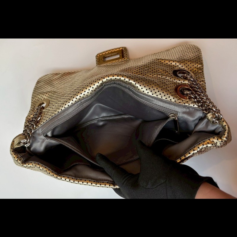 Chanel 銀鍊金色洞洞皮革方釦口蓋包 2.55-17