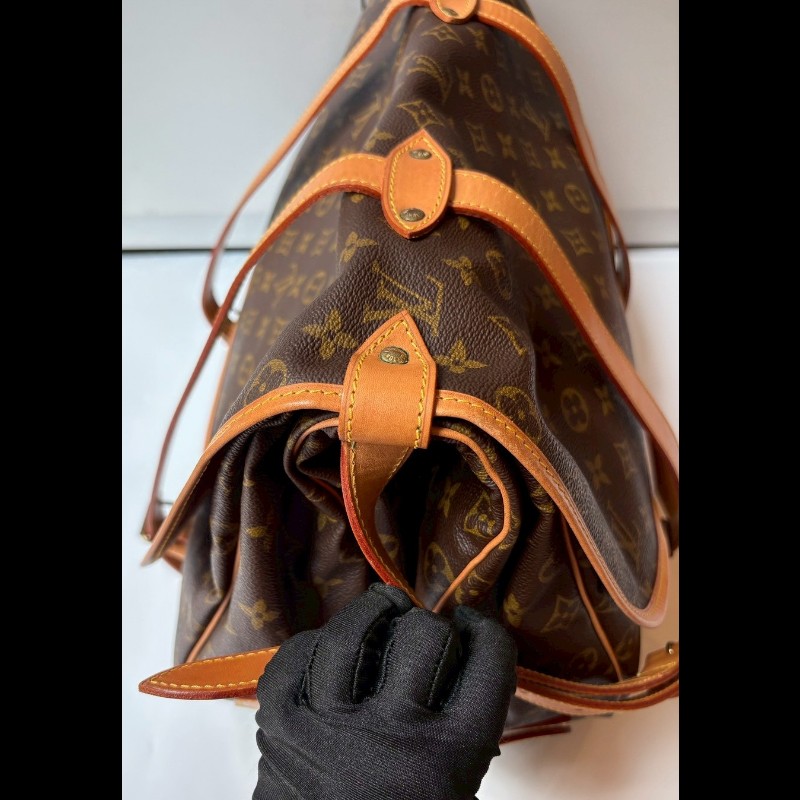 LV 老花雙釦大馬鞍包-6