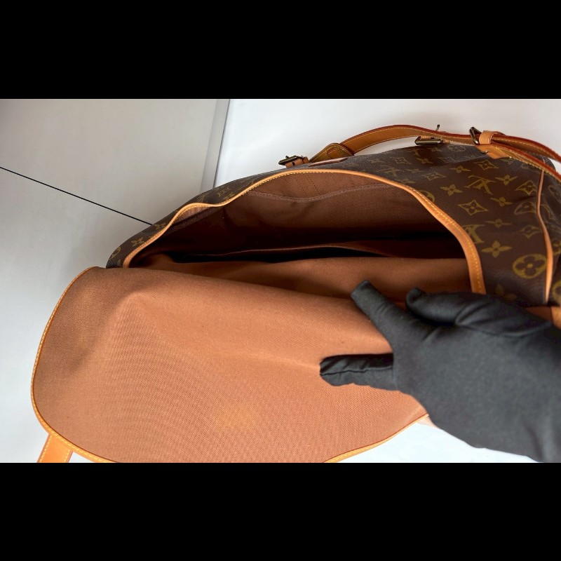 LV 老花雙釦大馬鞍包-22