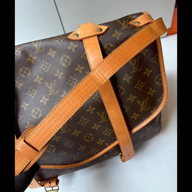 LV 老花雙釦大馬鞍包-30