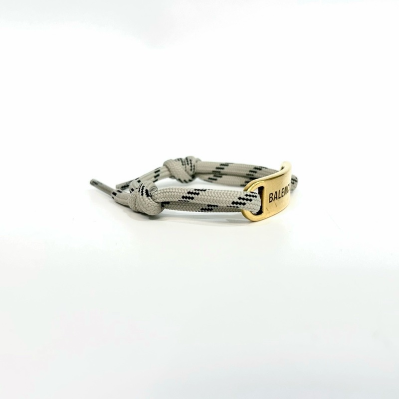 BALENCIAGA金牌LOGO灰黑繩結手環656418-4