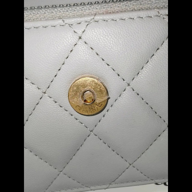 Chanel WOC 金球 淡灰綠色金扣 菱格紋 小羊皮-4