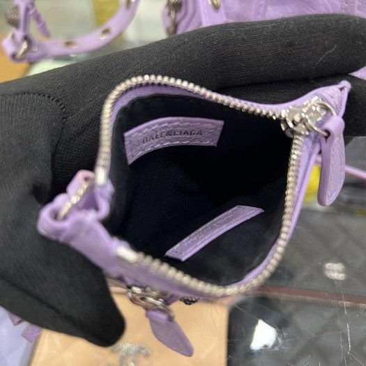 ㊣東區正精品㊣BALENCIAGA 702431 Le Cagole bucket 近全新紫色銀扣鉚釘斜背包水桶包 RZ6038-4