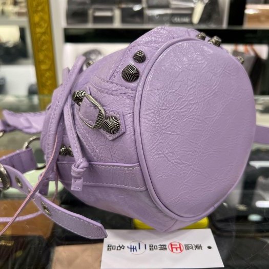 ㊣東區正精品㊣BALENCIAGA 702431 Le Cagole bucket 近全新紫色銀扣鉚釘斜背包水桶包 RZ6038-7