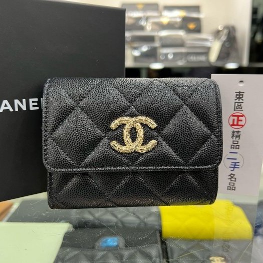 ㊣東區正精品㊣CHANEL AP4088 近全新香奈兒黑色荔枝牛皮金釦釦子內裏迴紋針圖雙層卡片夾零錢包 RZ6036-0