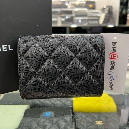 ㊣東區正精品㊣CHANEL AP4088 近全新香奈兒黑色荔枝牛皮金釦釦子內裏迴紋針圖雙層卡片夾零錢包 RZ6036-5