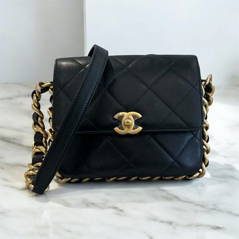 CHANEL 皮穿鍊包邊金釦口蓋包 黑色