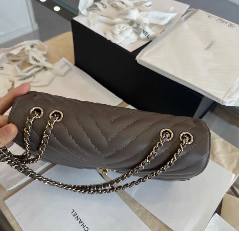 99成色，Chanel 香奈兒方胖子26開，淡金扣原始成色-4