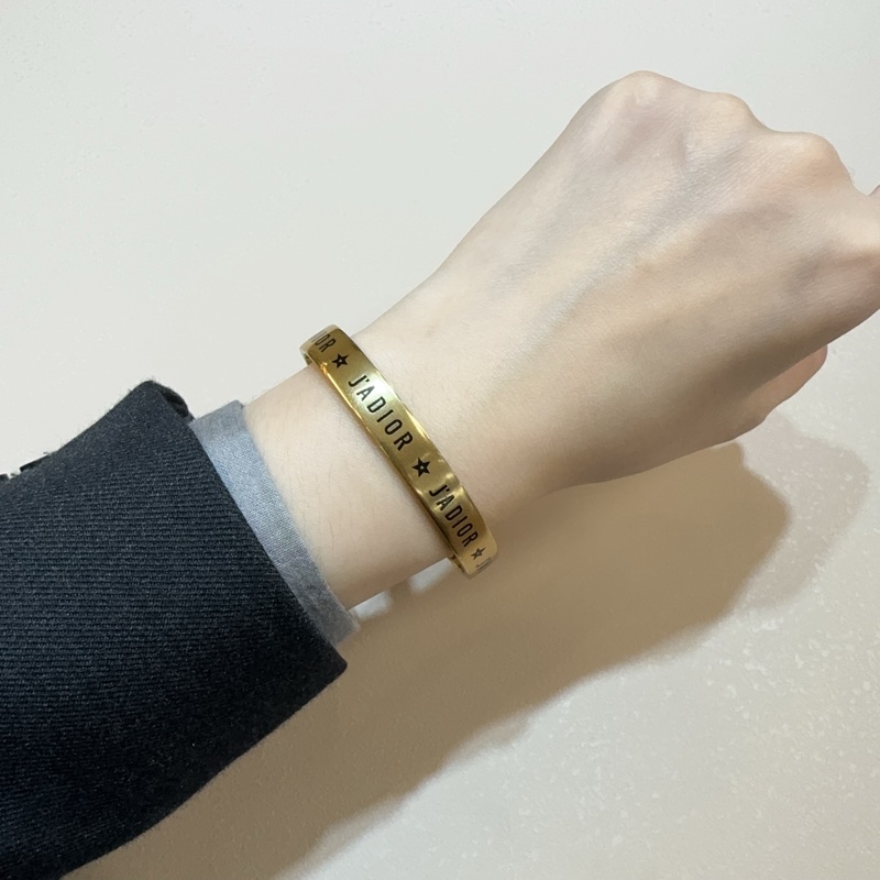 DIOR金色JADIOR字樣細版手環-0