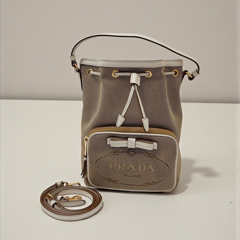 莉亞精品♡Prada 蝴蝶結水桶斜背包 拼色 二手