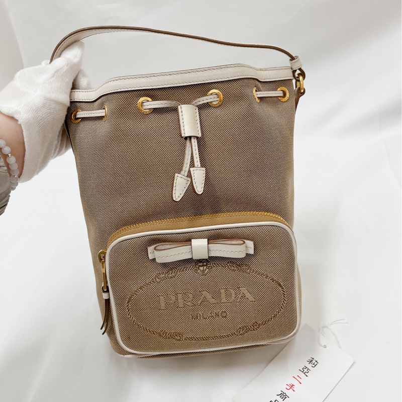 莉亞精品♡Prada 蝴蝶結水桶斜背包 拼色 二手-2