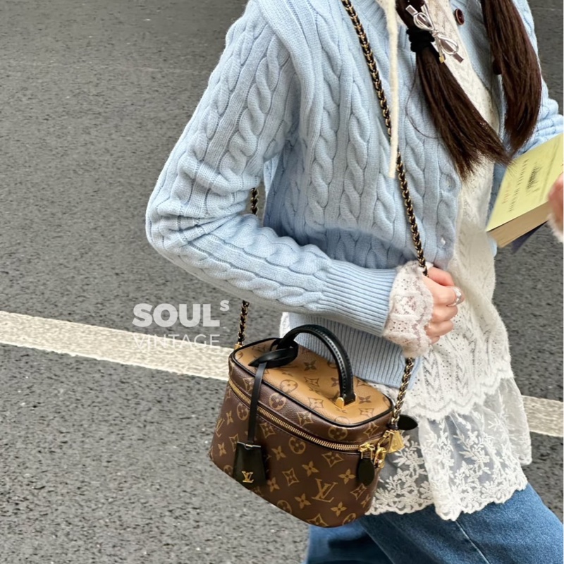 莉亞精品♡LV M45165  雙色手提化妝包 二手-1