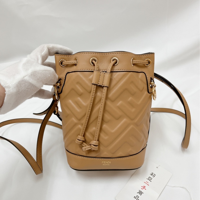莉亞精品♡Fendi mini水桶卡其色 二手-2