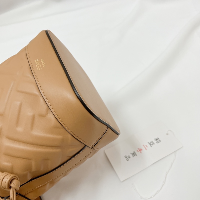 莉亞精品♡Fendi mini水桶卡其色 二手-11