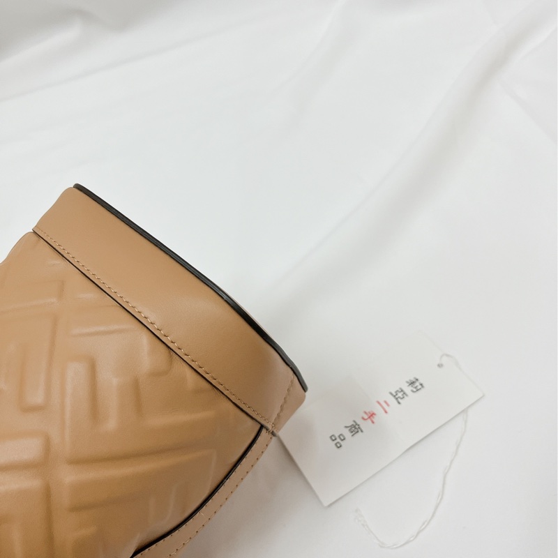 莉亞精品♡Fendi mini水桶卡其色 二手-13