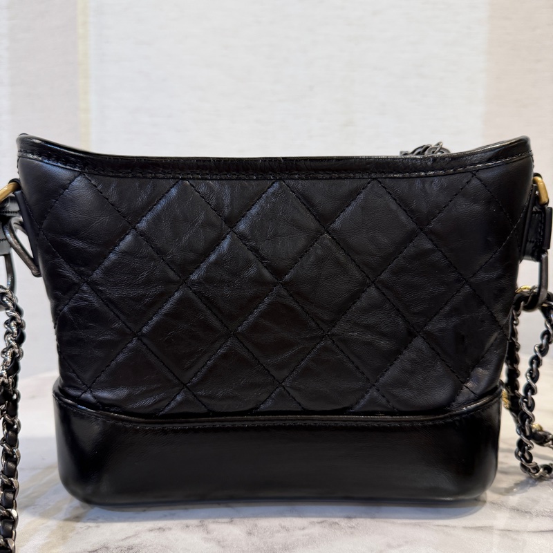 Chanel 黑牛皮霧金釦四色鏈小號流浪包-4