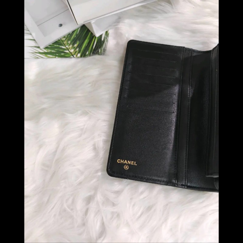 Chanel Boy Wallet Lambskin Gold Hardware-4