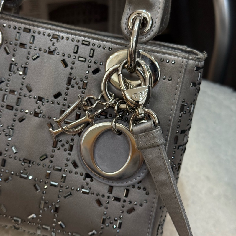 DIOR三格綢緞水鑽萊茵石灰色戴妃包-5